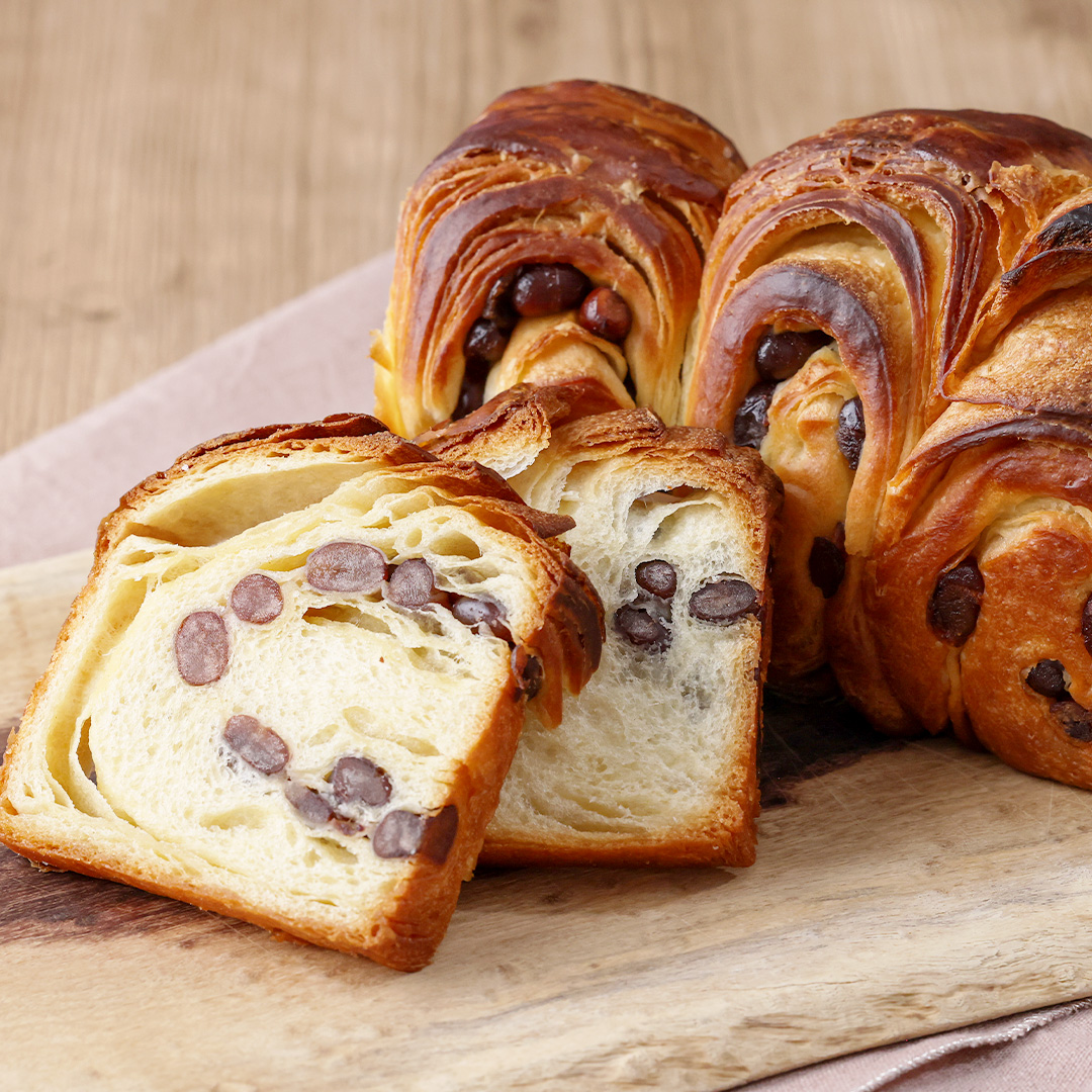 大納言を巻いたデニッシュブレッド