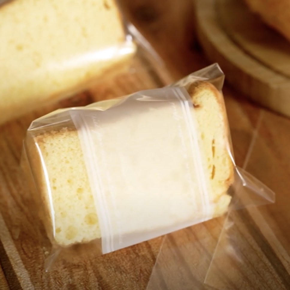 シフォンケーキのカット方法と専用袋のラッピング