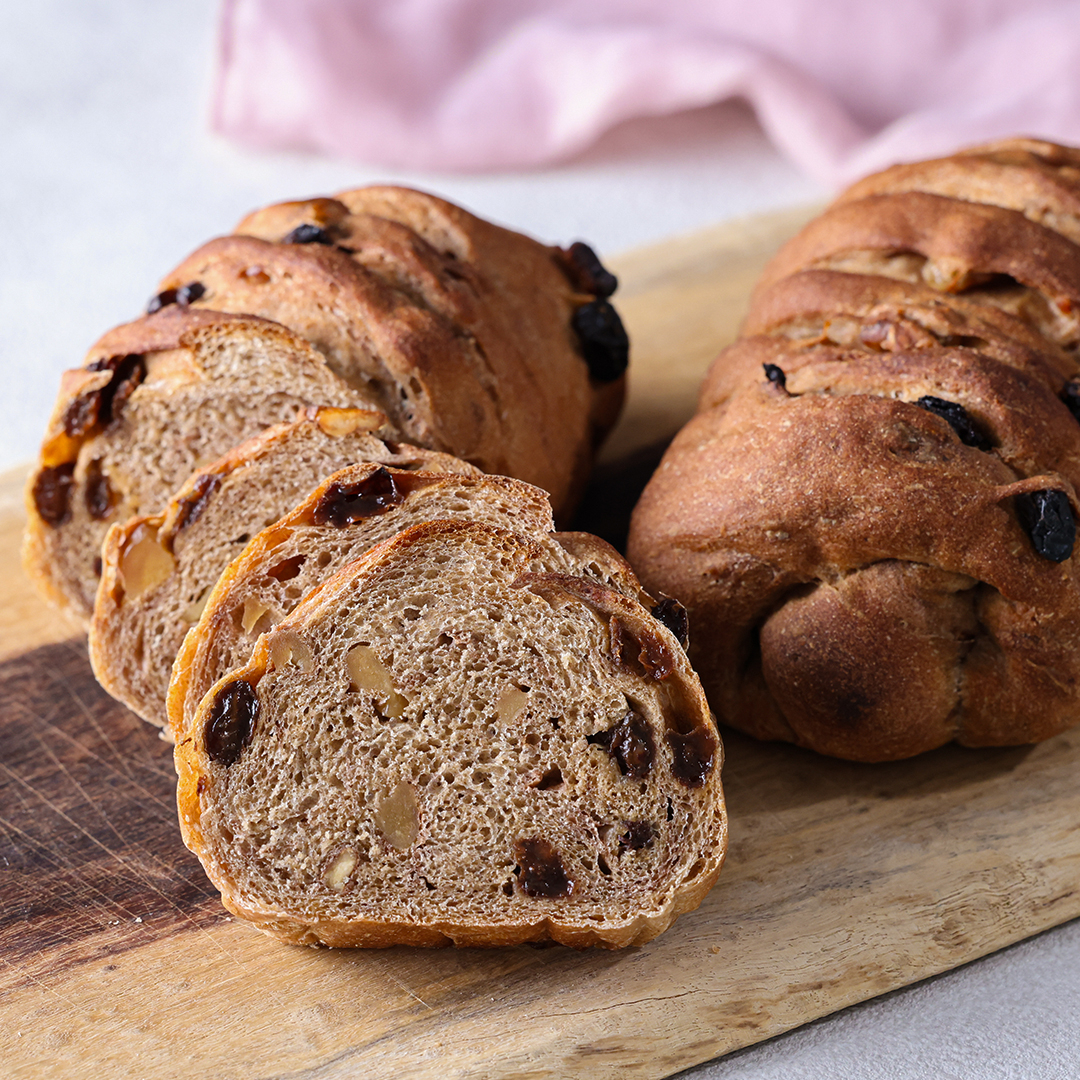 全粒粉100%で作る　クルミとレーズンのセミハード