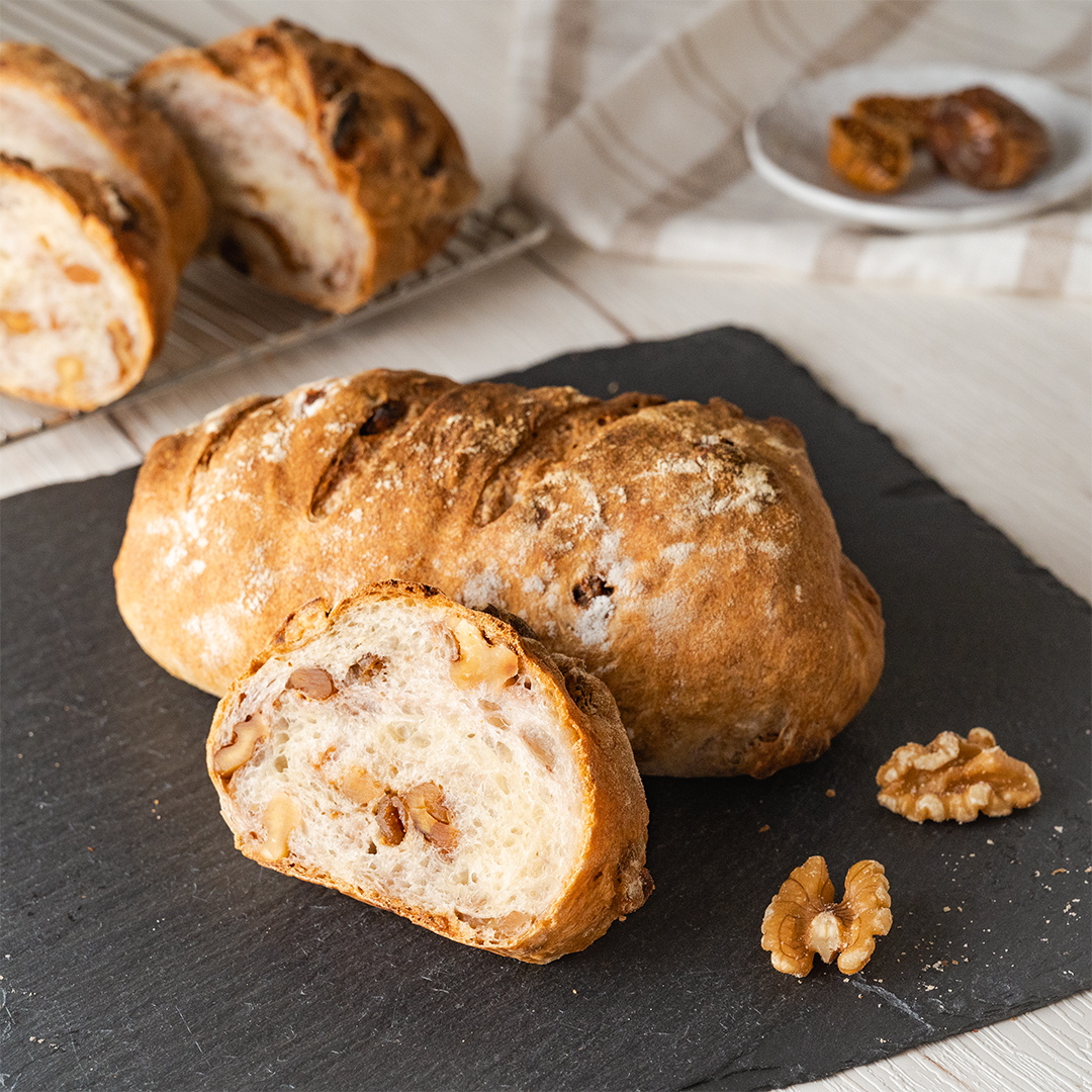 クルミとイチジクのハードブレッド