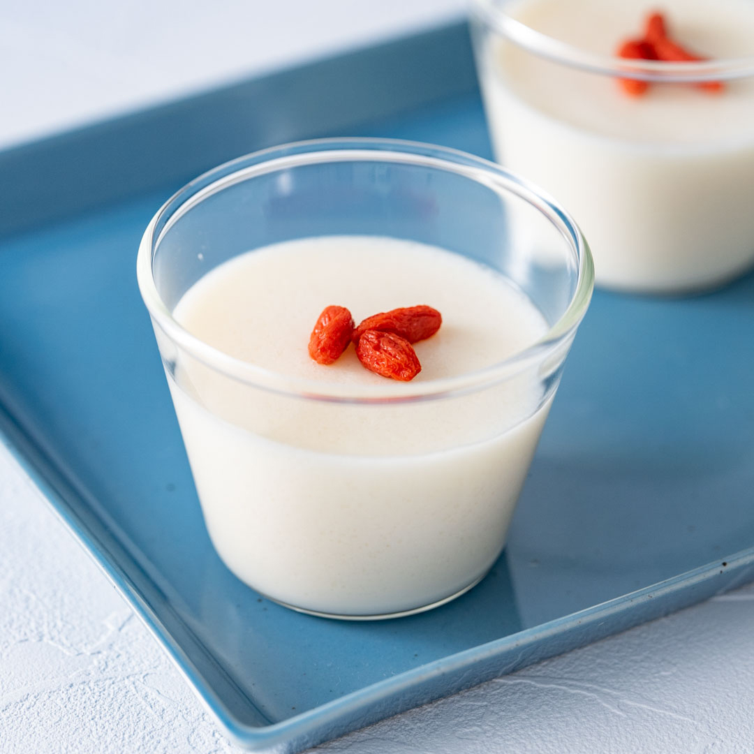 こんにゃくゼリーの素で作る!もっちり杏仁豆腐