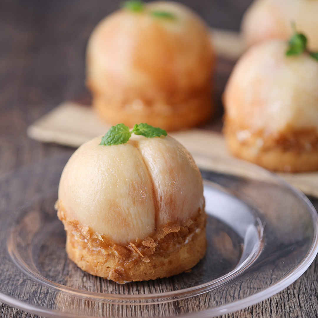 まるごと桃のタルト