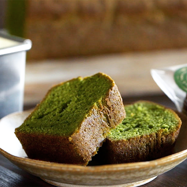 基本の濃い抹茶パウンドケーキ