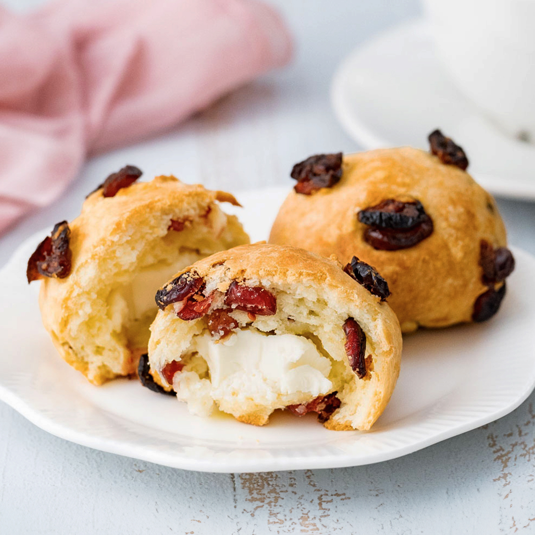 クランベリーとクリームチーズのふんわりスコーン