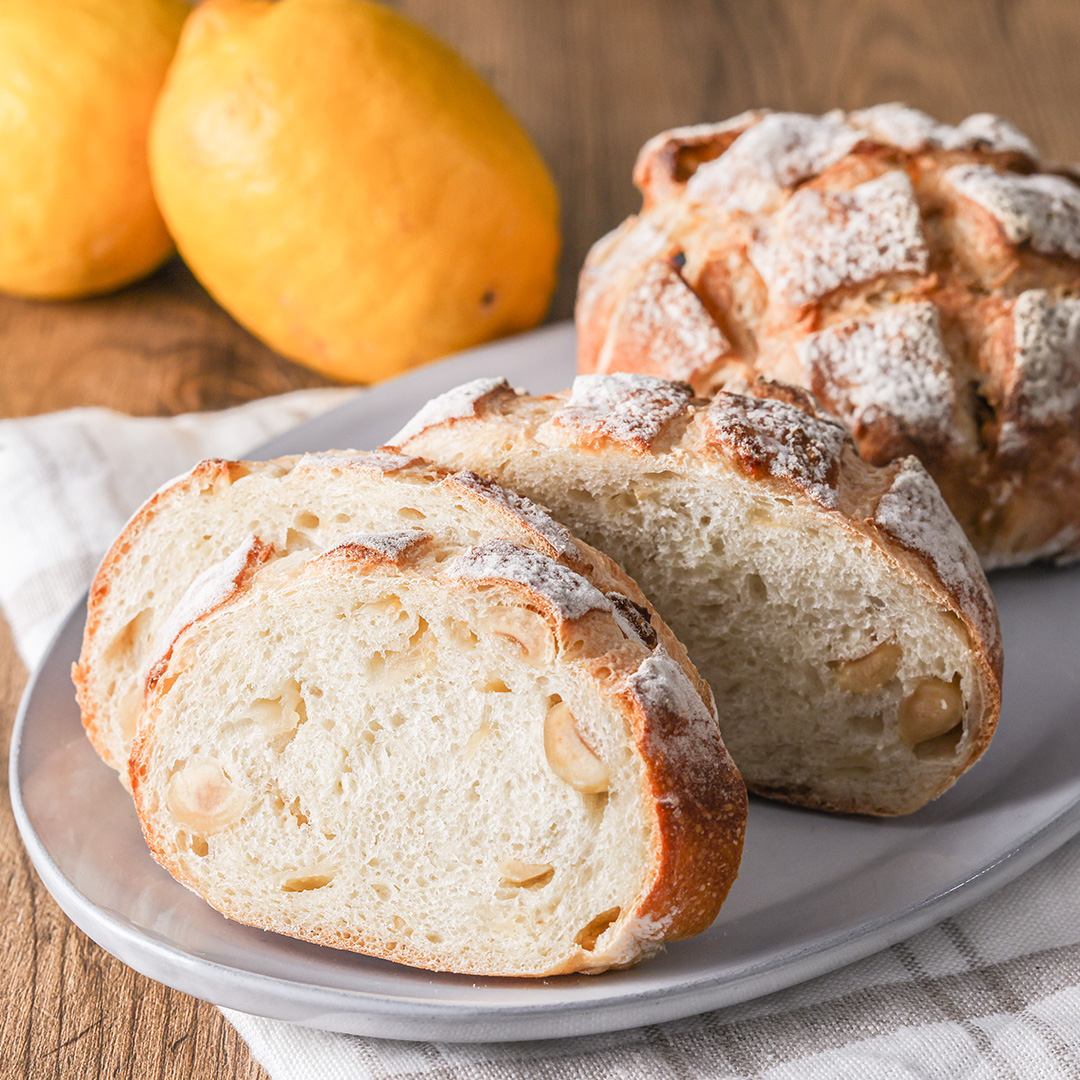 冷蔵発酵生地で作る。爽やかなレモンとヘーゼルナッツのブール