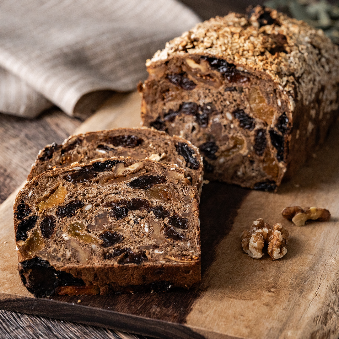 フルーツたっぷりライ麦パン