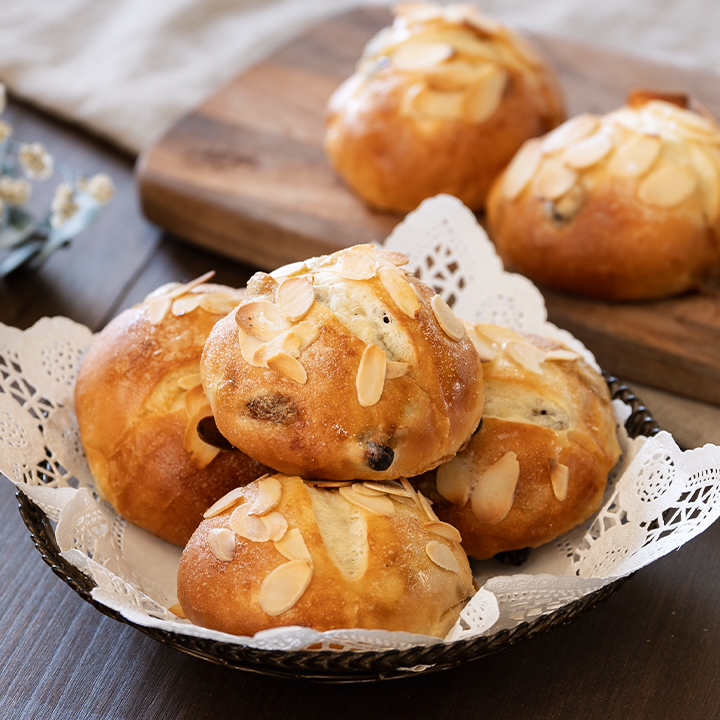 シュガーバターレーズンパン