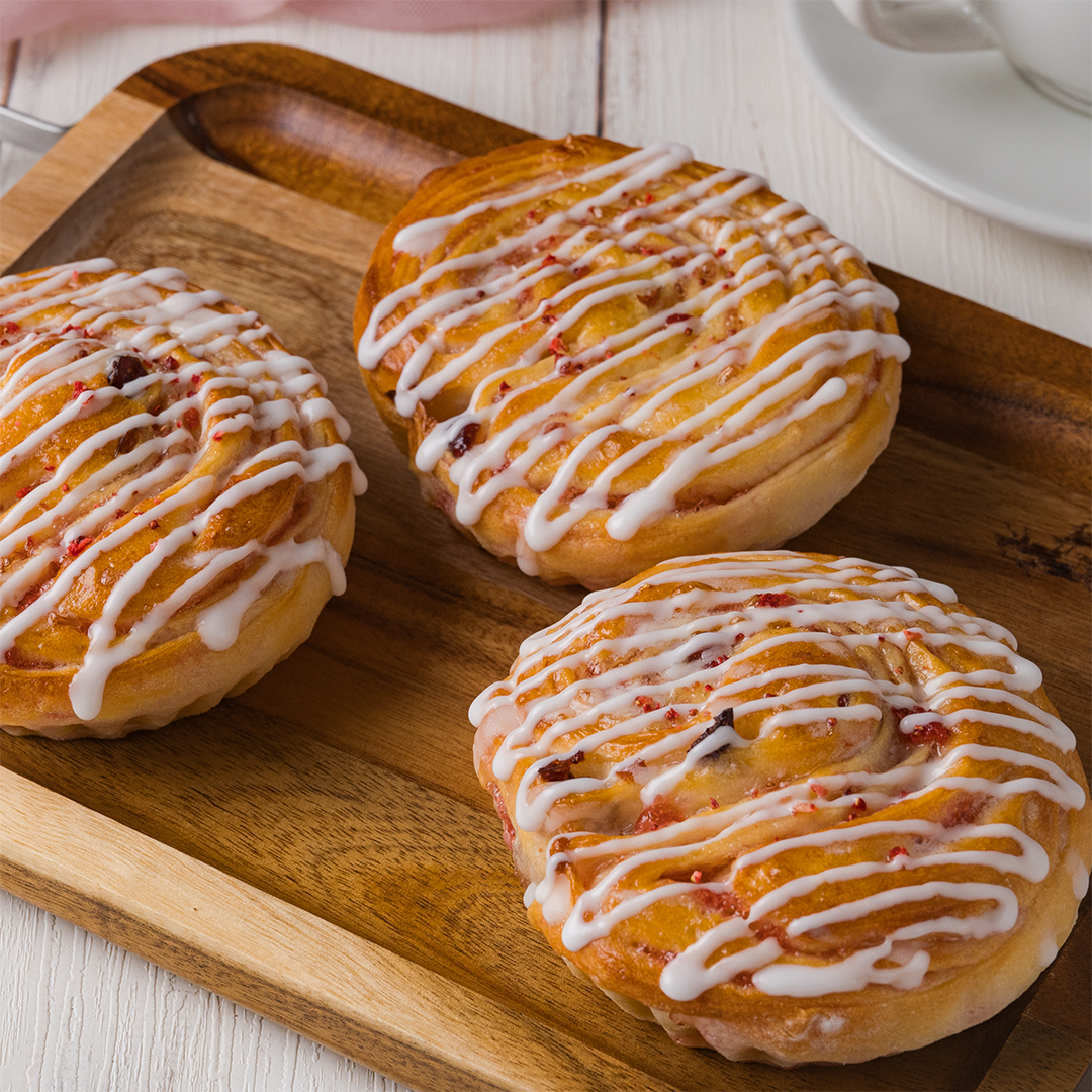 いちごとクランベリーのマーブルロール