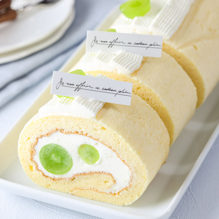 シャインマスカットのロールケーキ