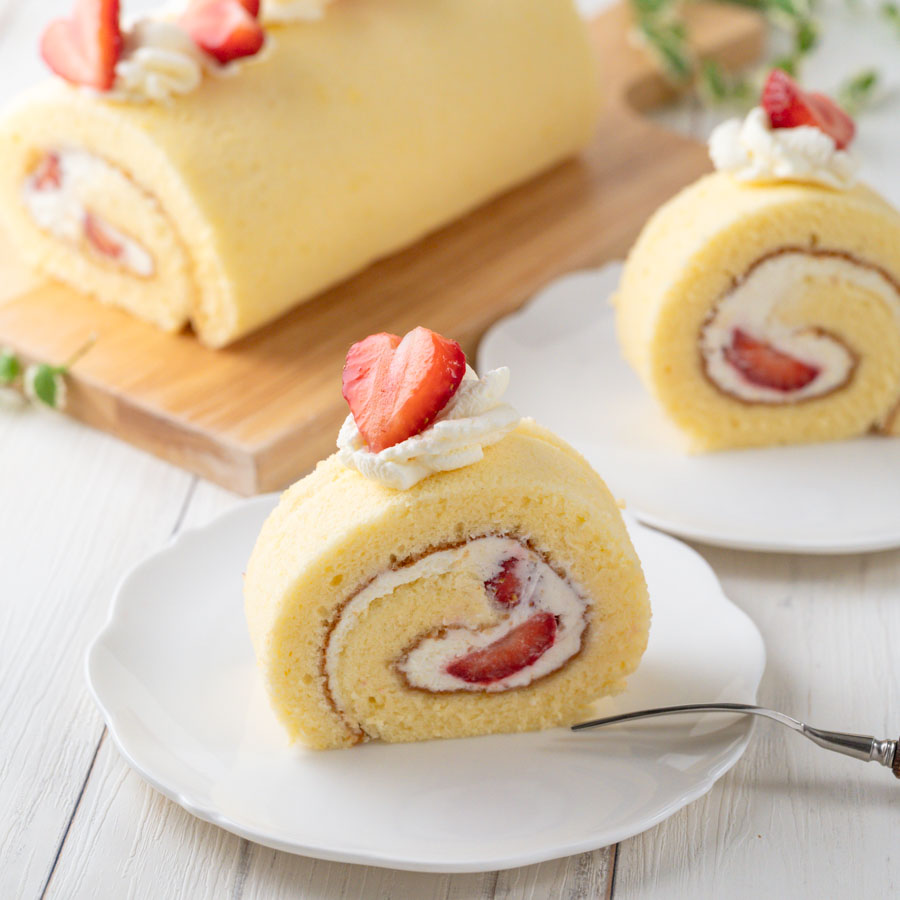 ハチミツいちごのロールケーキ