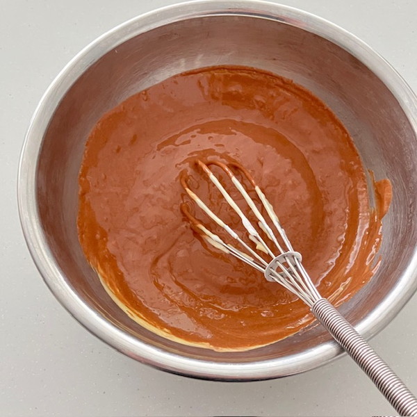 11　ビターチョコ生地を作る
