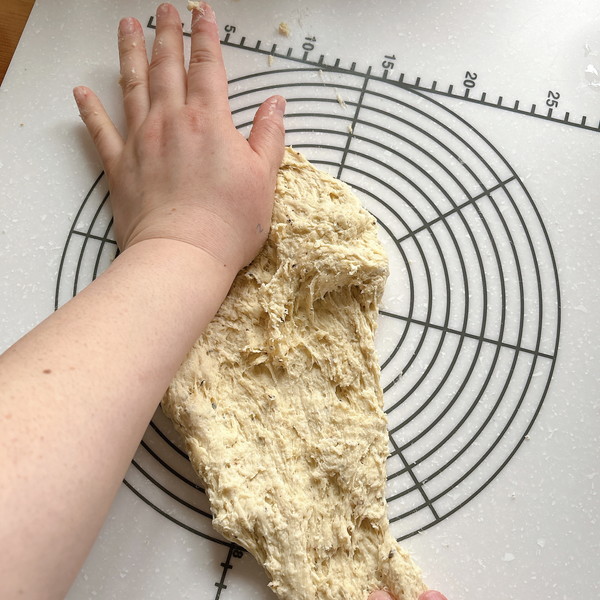4　捏ねる