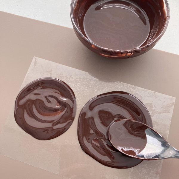 19　チョコ飾りを作る