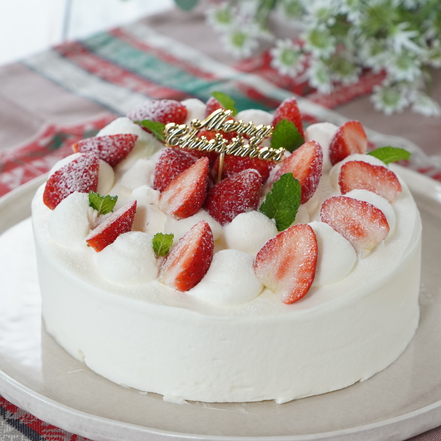 クリスマス・誕生日におすすめ!ベリーのデコレーションレアチーズケーキ