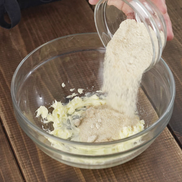 13　アーモンドクリーム