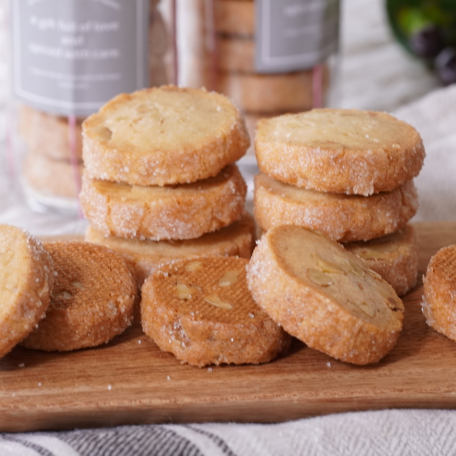 サクサク食感!メープルとクルミのアイスボックスクッキー