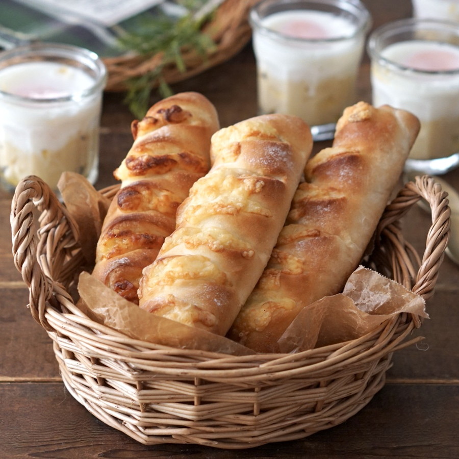 トリュフ香る　ハムとチーズのスティックパン