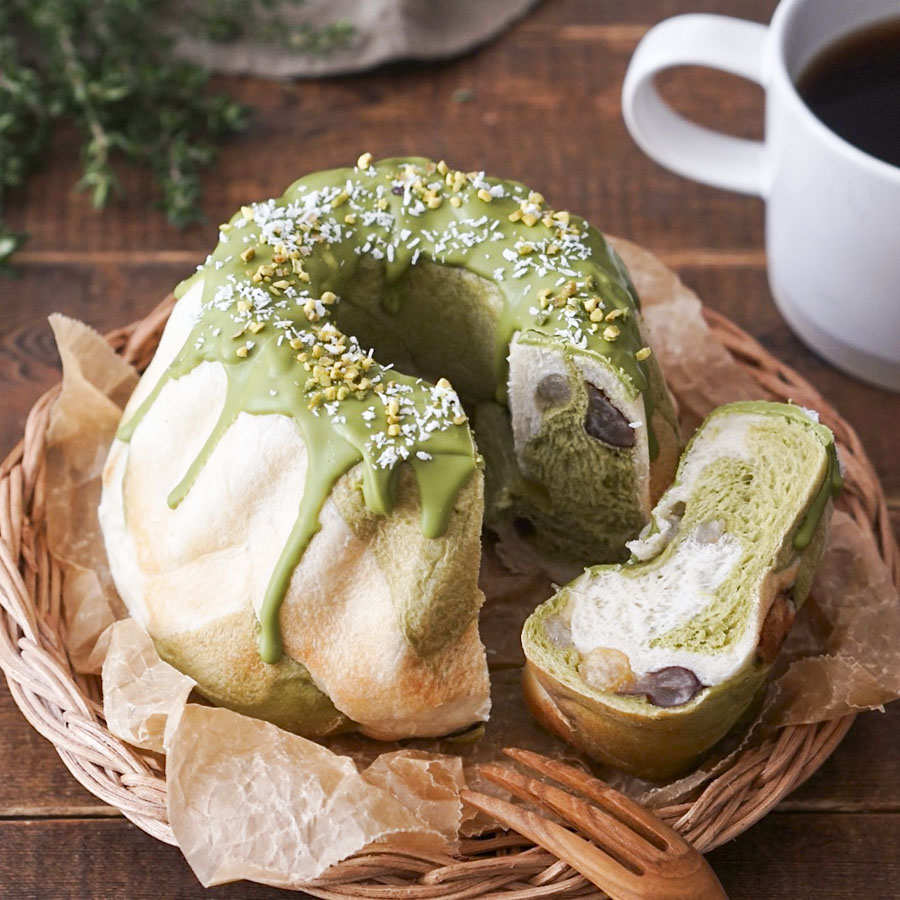 甘納豆と抹茶のマーブルクグロフ