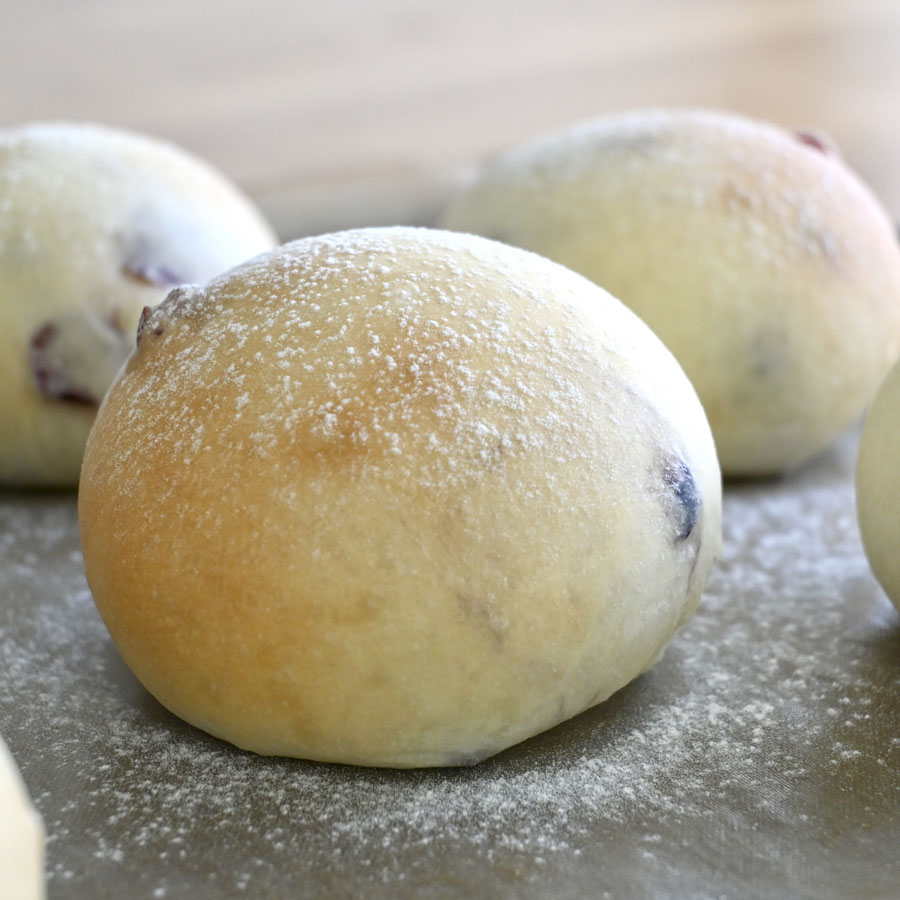 【バター不使用】ふわもちベリーの丸パン