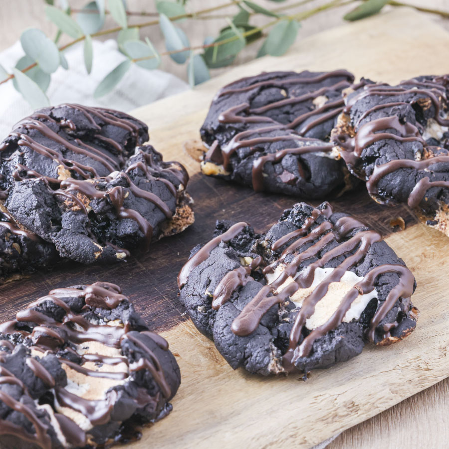 ブラックココアとマシュマロのアメリカンクッキー