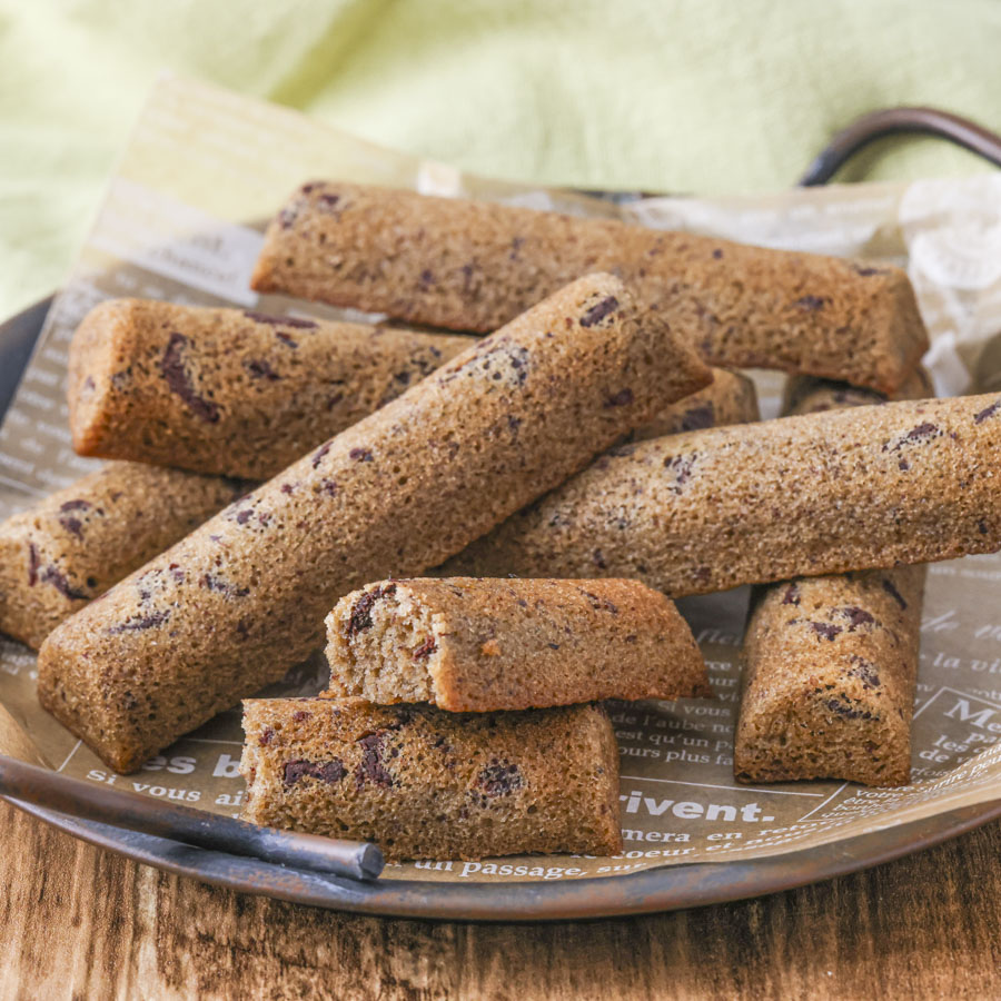 CHIYODA型で焼く　紅茶とミルクチョコのスティックフィナンシエ