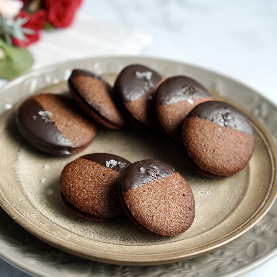 塩ショコラのラングドシャサンド