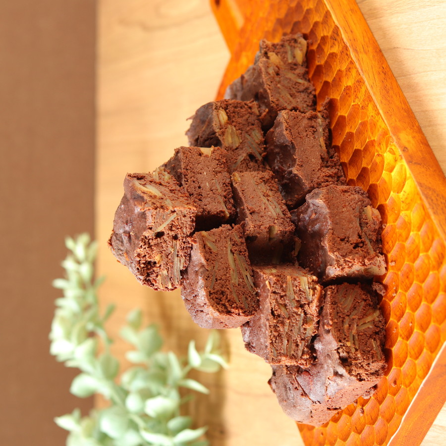 【グルテンフリー・低糖質】キャラメリゼアーモンドのブラウニー