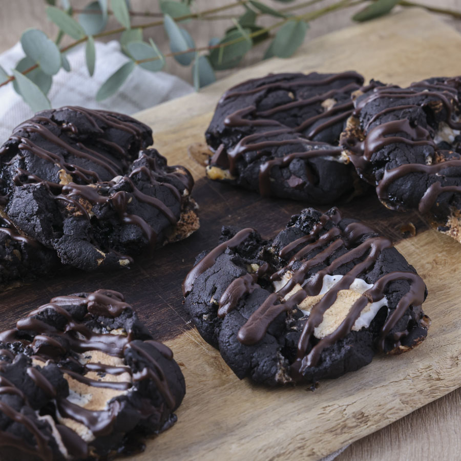 ブラックココアとマシュマロのアメリカンクッキー