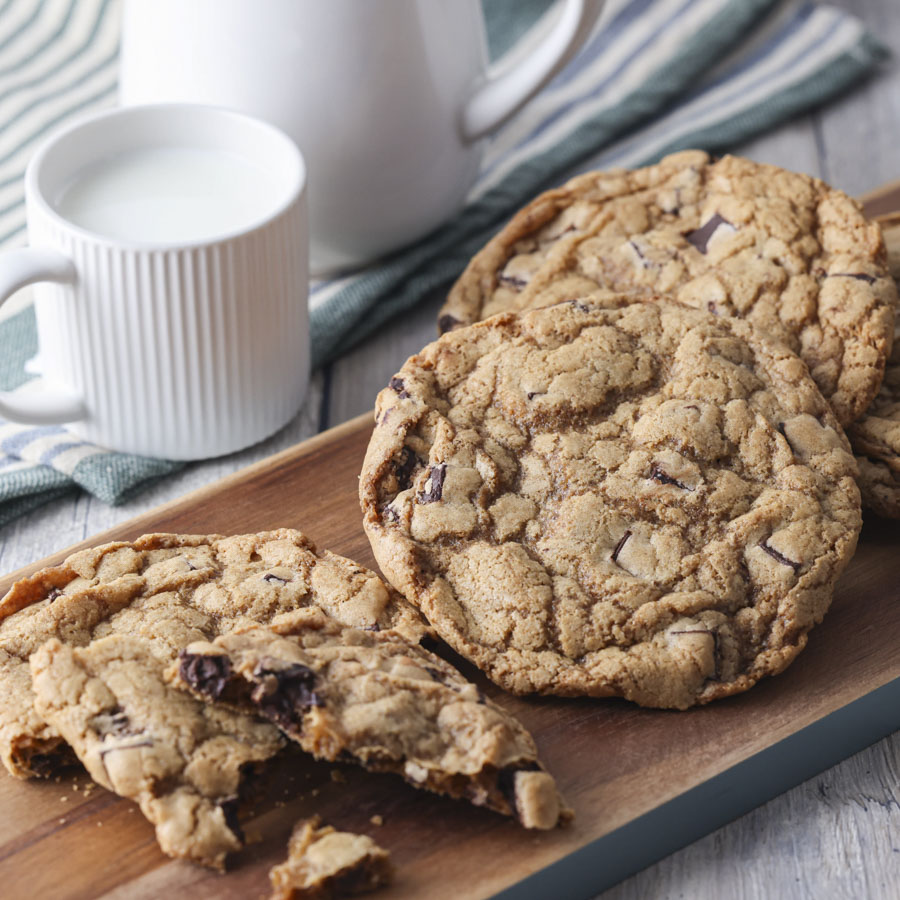 チューイー食感のチャンクチョコクッキー
