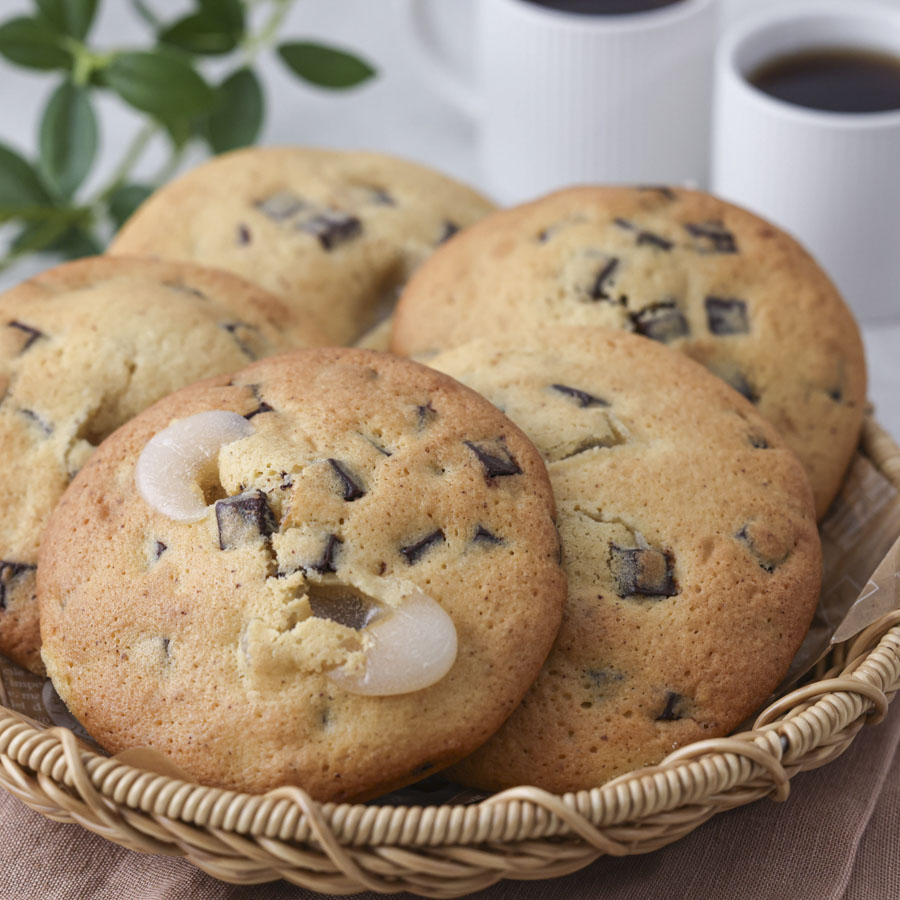 ぎゅうひが入ったチョコチップクッキー