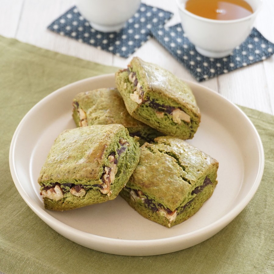 あんことくるみの抹茶スコーン