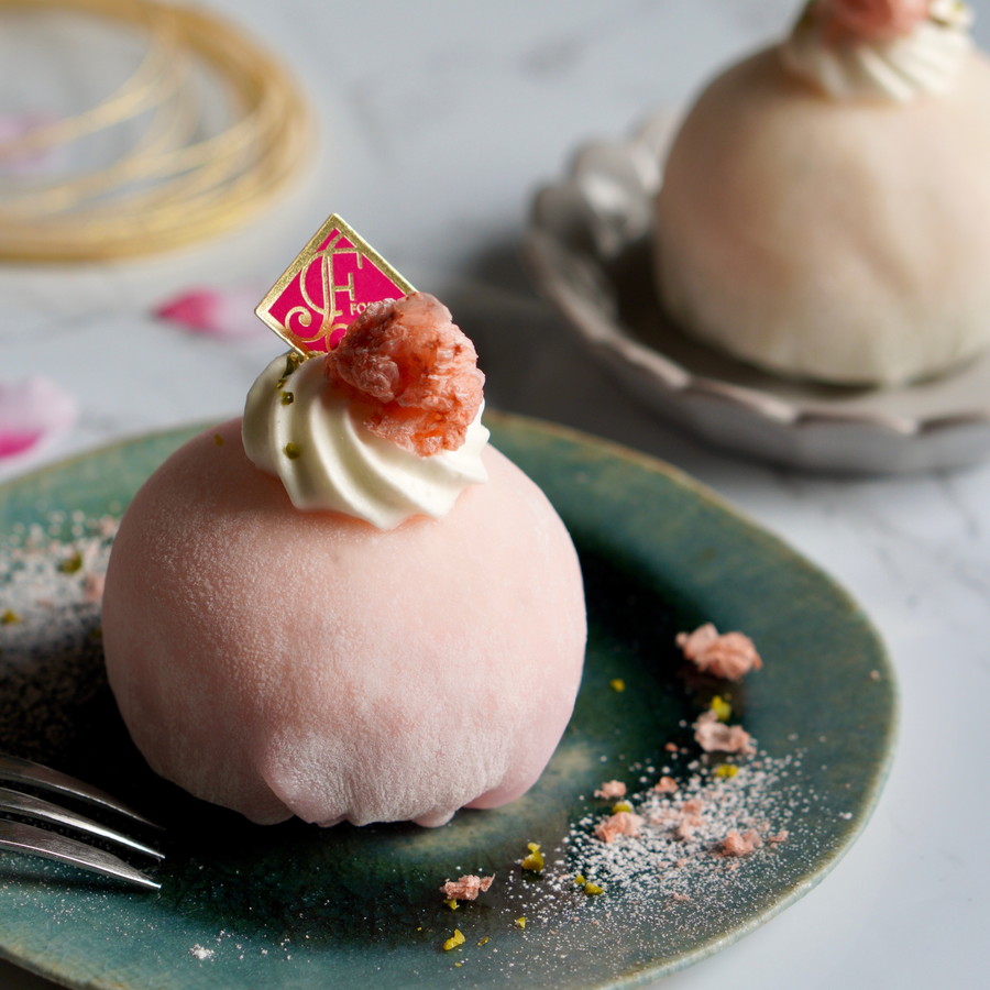 モチモチ!桜のレアチーズ大福