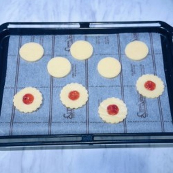 4　プレーン生地:型抜き・焼成