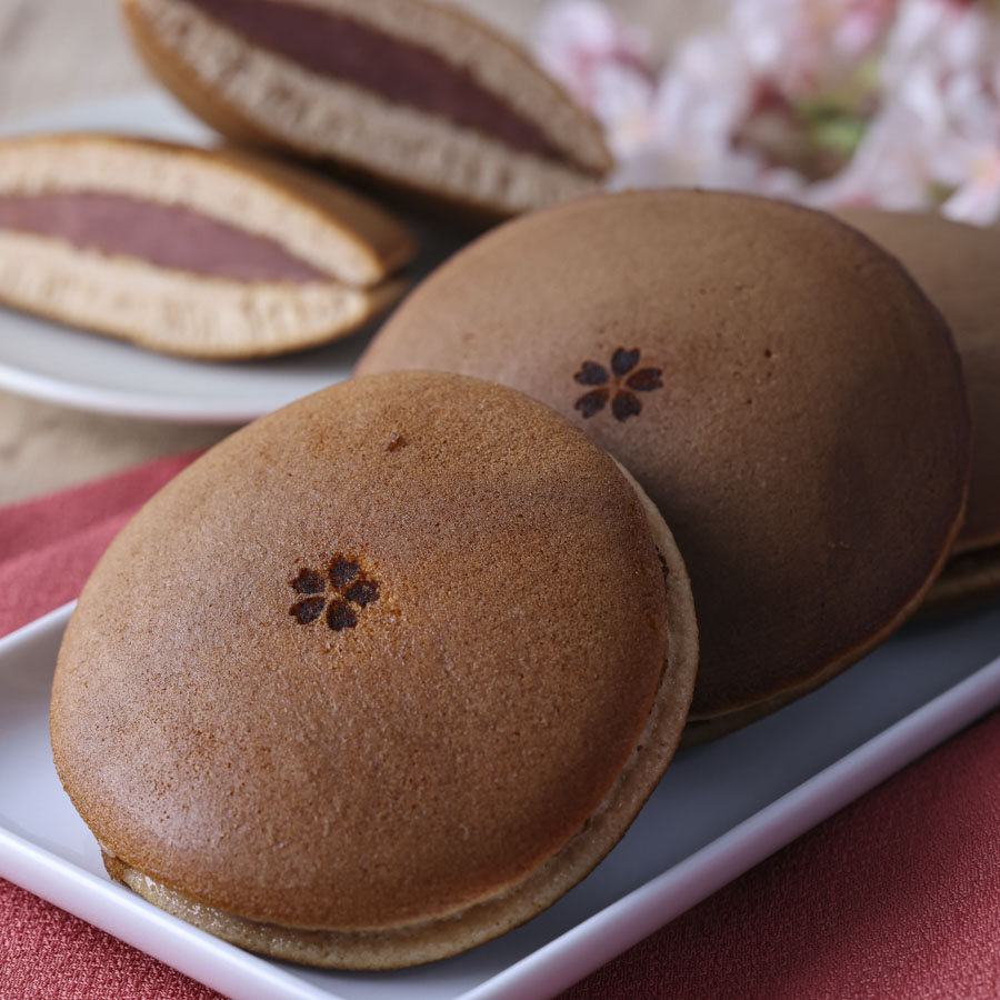 桜あんたっぷり しっとりもっちり桜色どら焼き