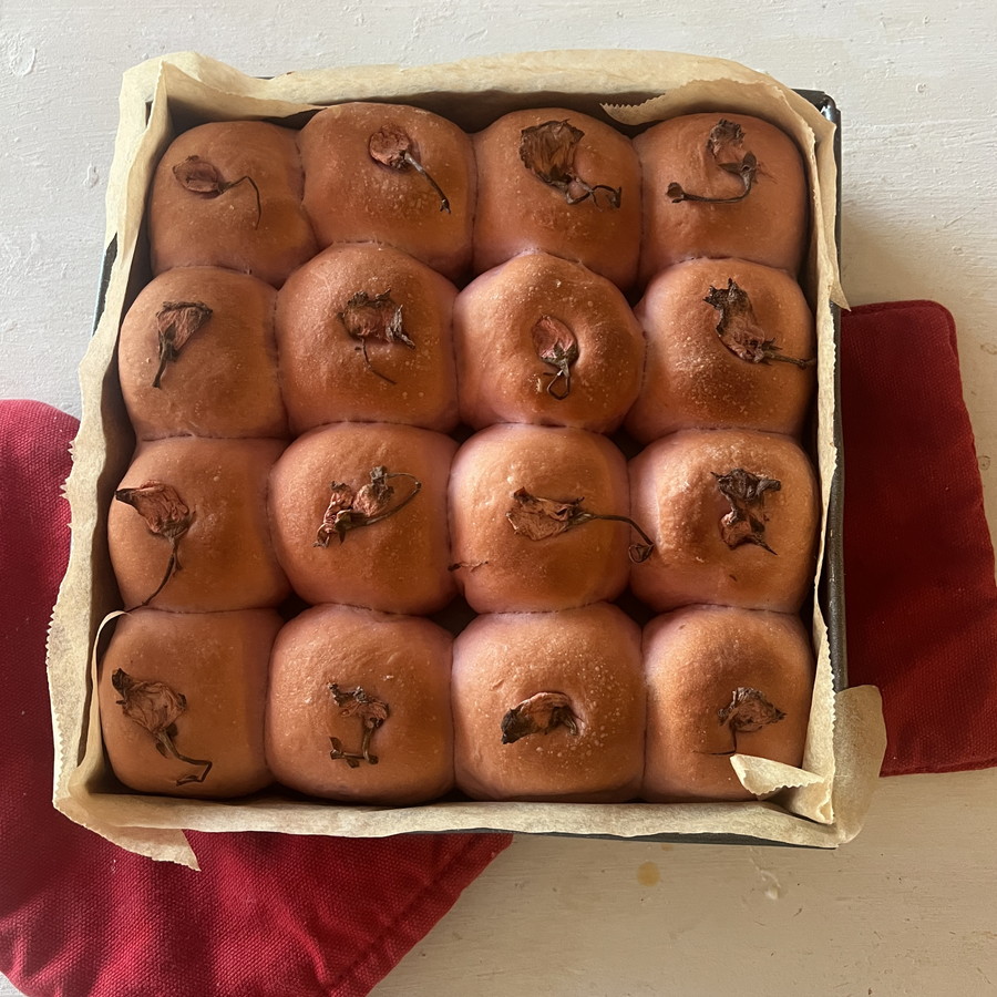 あんこたっぷり!桜のちぎりあんパン