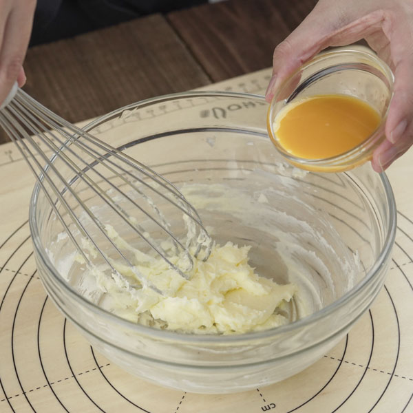 5　　本ごねをする