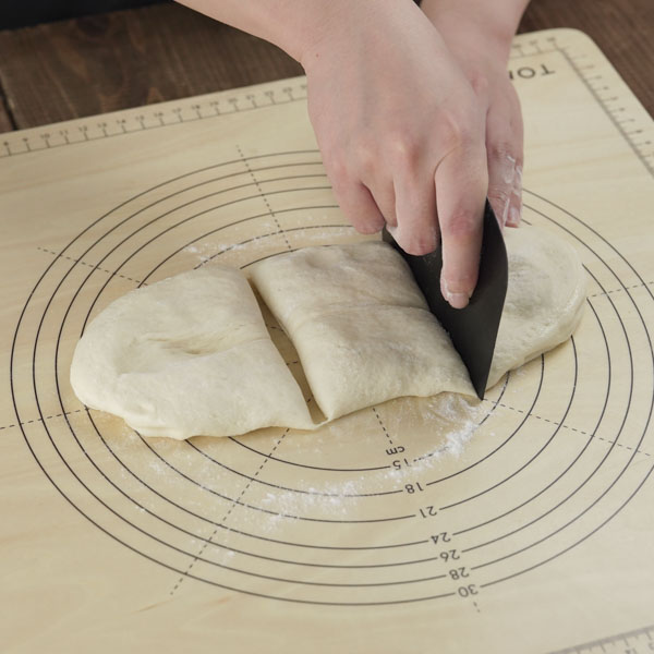 <山型食パンの場合>①　分割