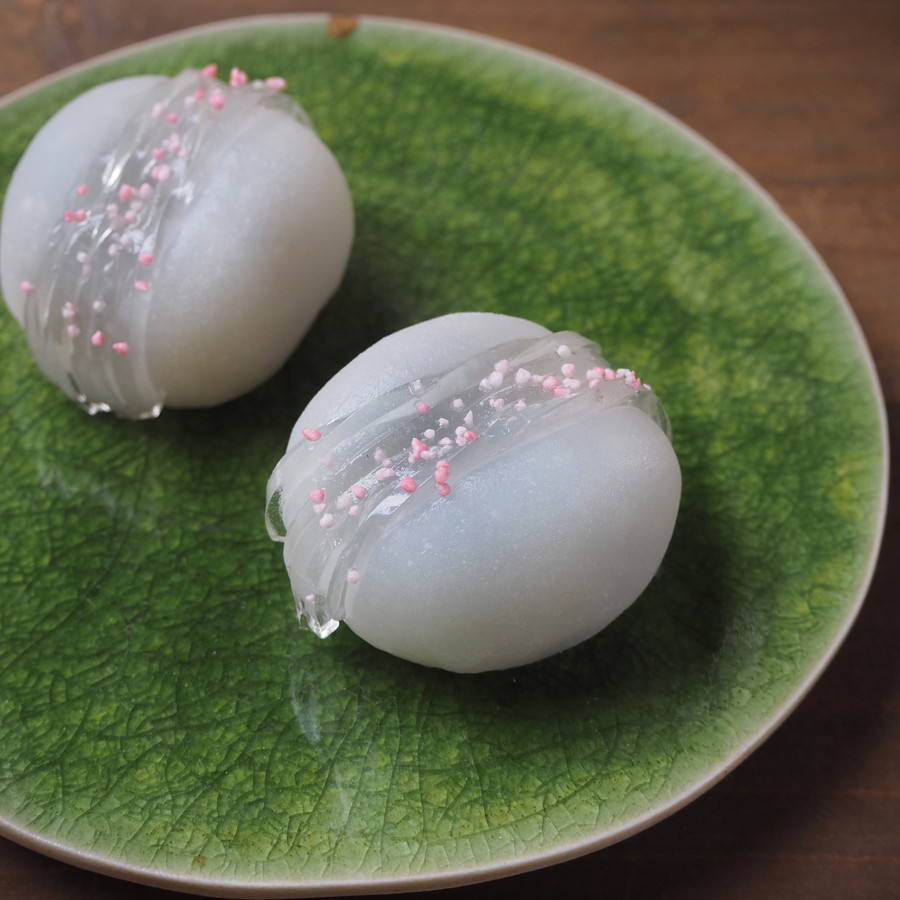 外郎「花筏(はないかだ)」