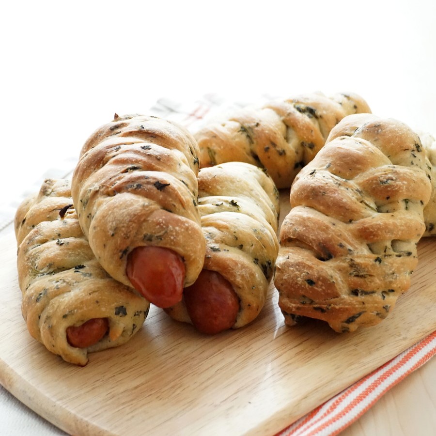 乾燥ほうれん草で作る!スピナッチソーセージドッグ