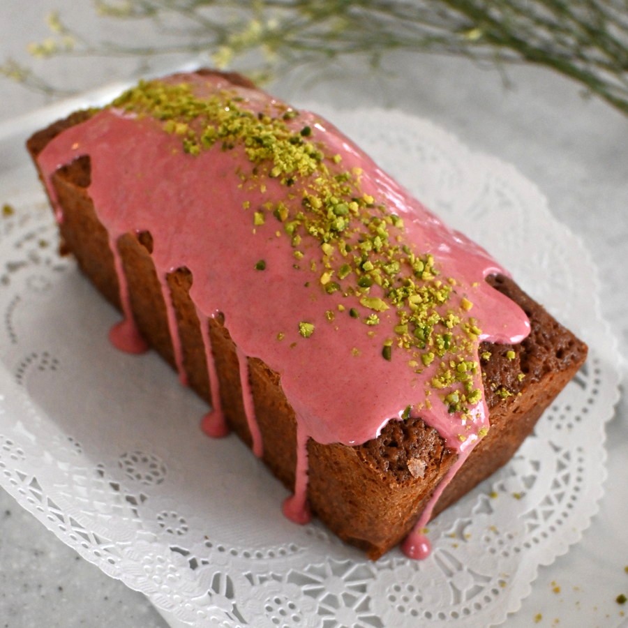 ピスタチオ好き必見!しっとり濃厚ピスタチオといちごチョコのパウンドケーキ