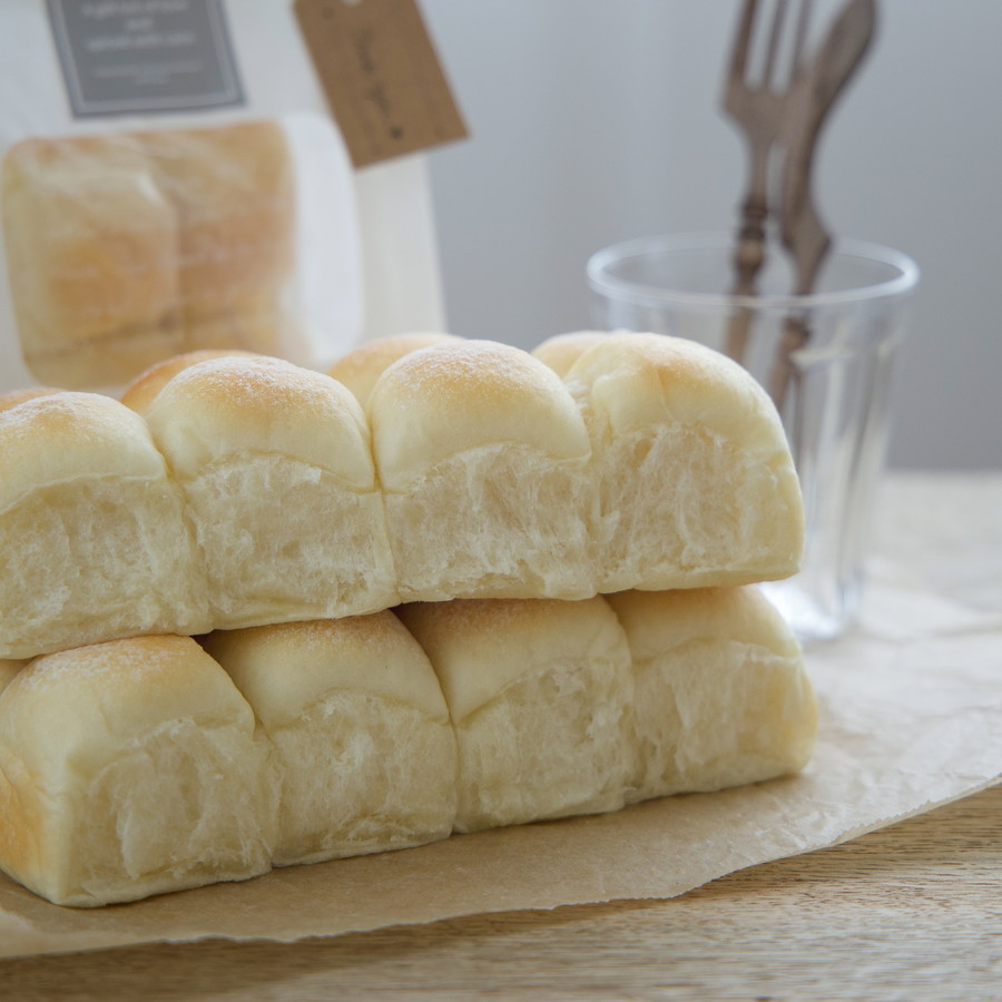 ふんわり、しっとり生クリーム入りちぎりパン