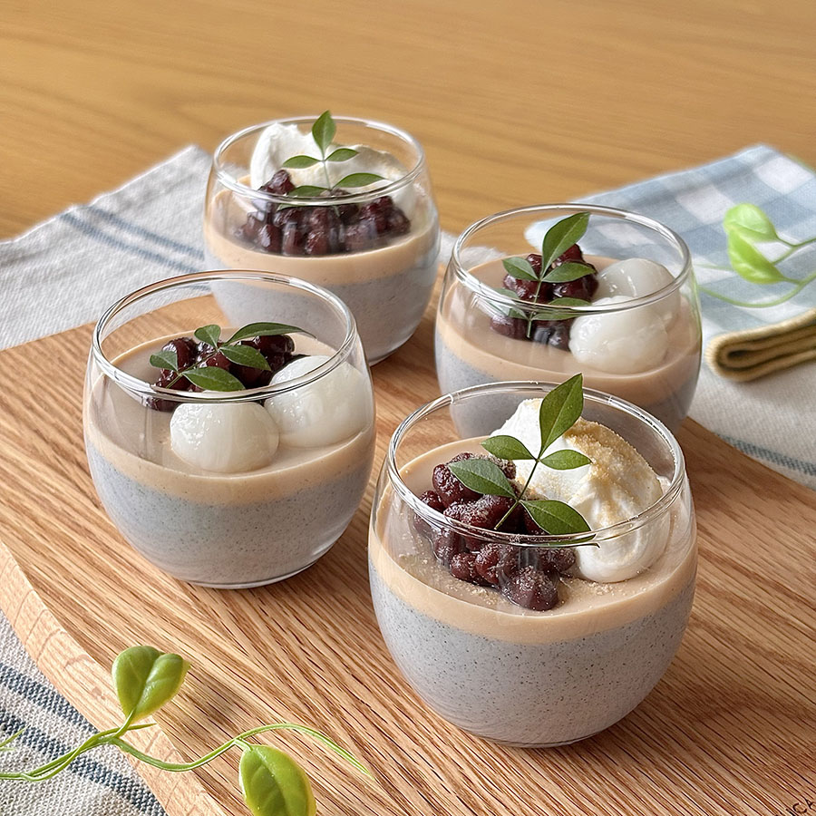 栄養満点!黒ごまきな粉プリン|二層のカフェ風和スイーツ