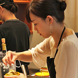 齋藤 由里 先生