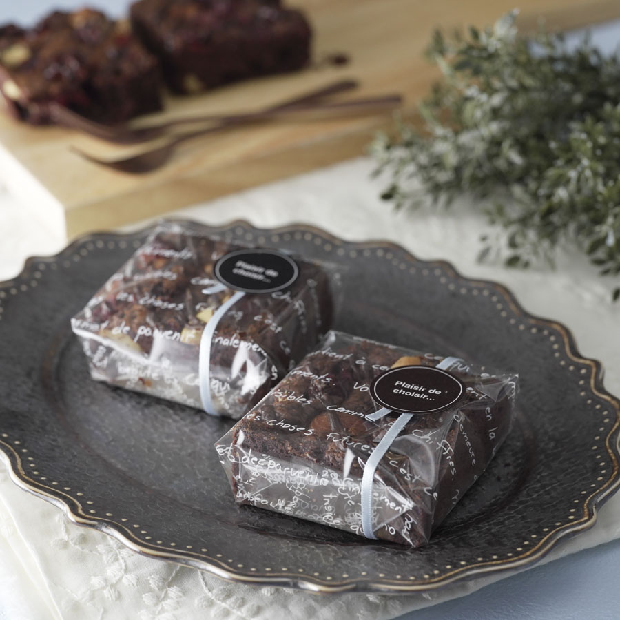 OPPシートで包んだブラウニーのラッピング