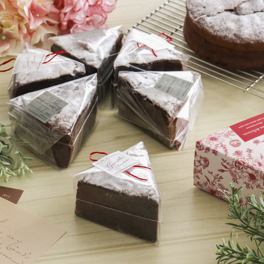 専用袋で簡単!三角ガトーショコララッピング