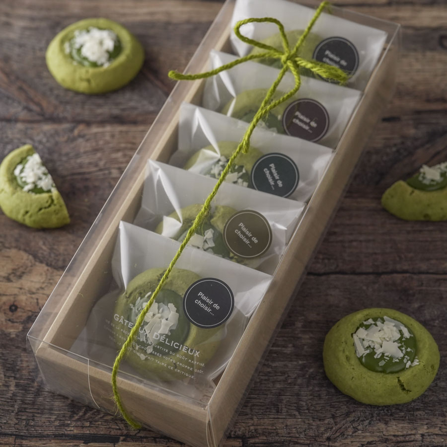 透明ケースで中身がよく見えるクッキーラッピング